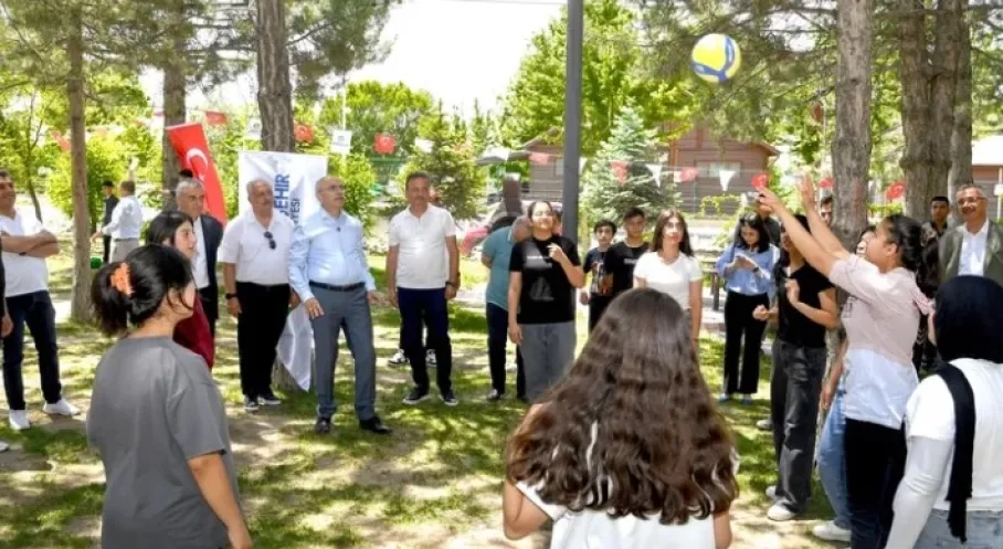 Malatya'da LGS Heyecanı: Başkan Er'den Öğrencilere Moral Desteği!