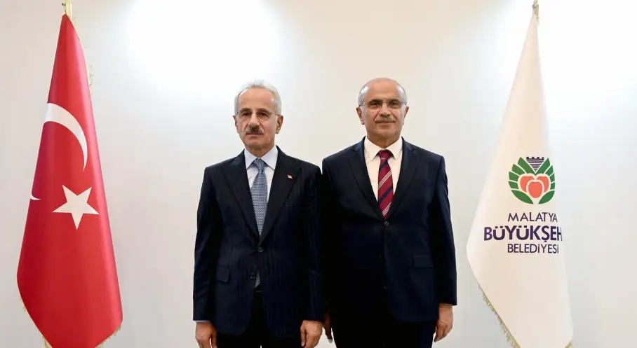 Malatya’daki Şehir Kütüphanesi Bakan Uraloğlu’na Tanıtıldı