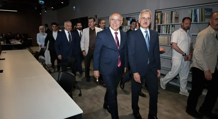 Malatya’nın Şehir Kütüphanesi Bakan Uraloğlu’na Tanıtıldı