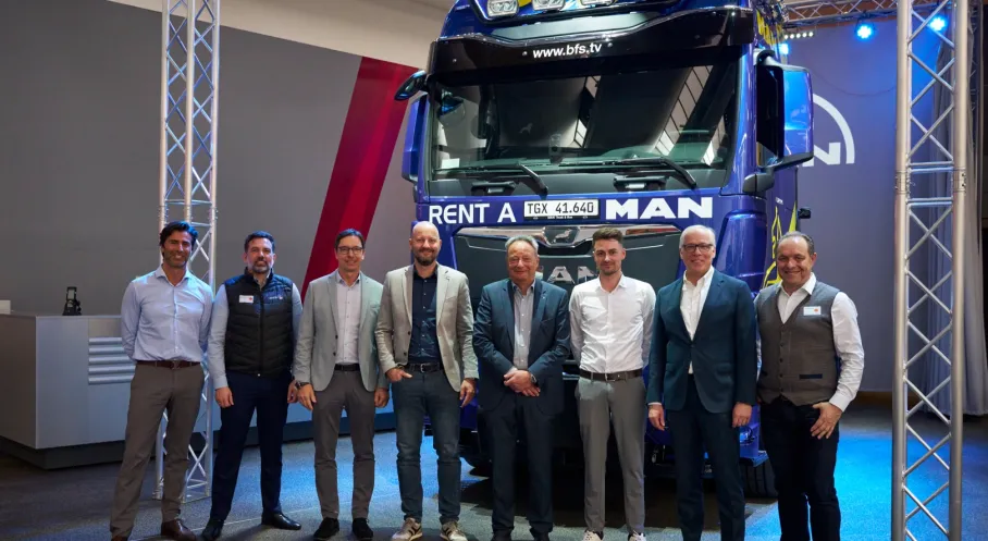 MAN Ağır Taşımacılığı Yeniden Tanımlıyor: 250 Tonluk Dev Çekici TGX Yollara Çıktı!