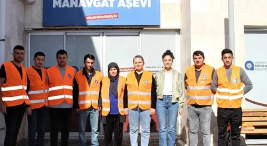 Manavgat Aşevi'nden Umut Işığı: İhtiyaç Sahiplerine Sıcak Yemek Desteği!