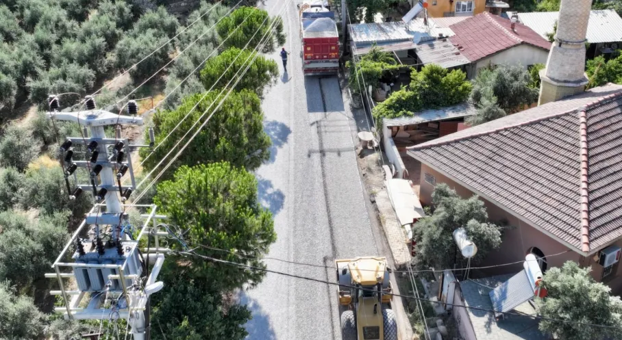 Manisa Büyükşehir Alaşehir’de Yol Konforunu Artırıyor