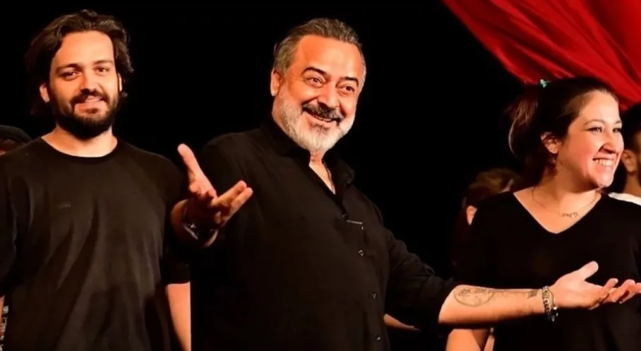 Manisa Şehir Tiyatrosu'na Büyük Onur: Yılın En Başarılı Anadolu Tiyatrosu Ödülü!