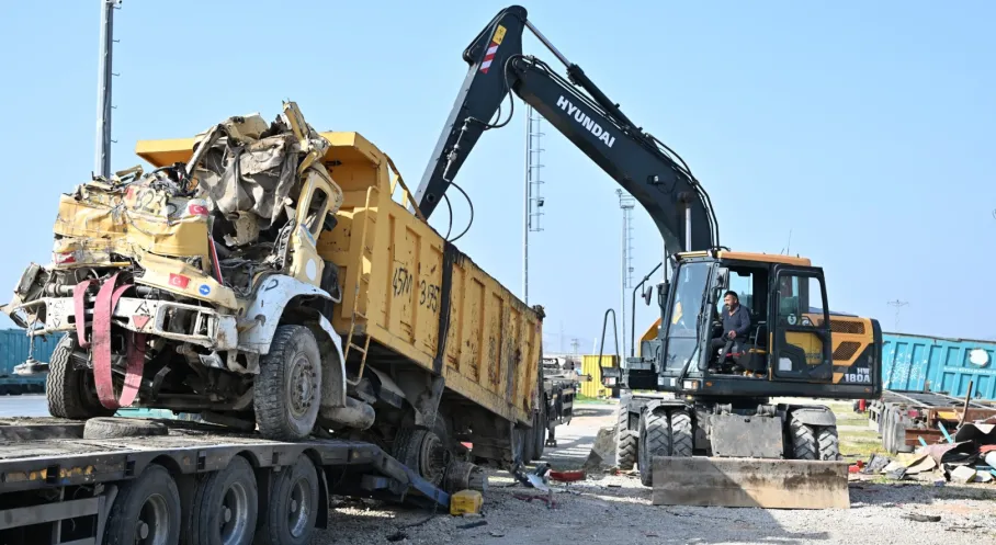 Manisa Sokakları Nefes Alıyor: Hurda ve Sahipsiz Araçlar MKE'ye Sevk Edildi!