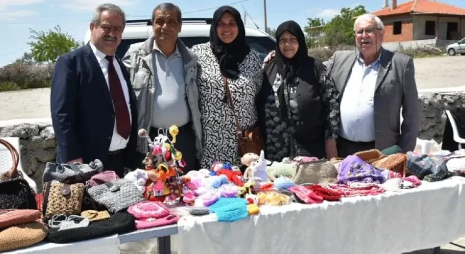 Manisa Yuntdağ'da Bahar Şenliği Coşkusu: Siyasi Parti Temsilcileri ve Halk Bir Arada!