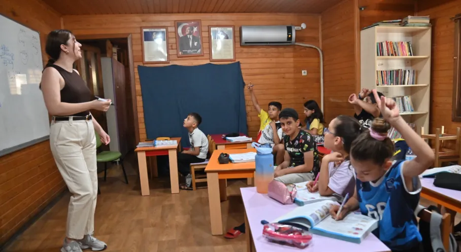 Manisa'da Çocuk Kültür Merkezlerine Rekor İlgi! Yaz Kursları Dolup Taşıyor