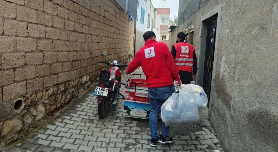Mardin'de Kızılay'dan Bayram Öncesi 420 Aileye Sevindiren Yardım!