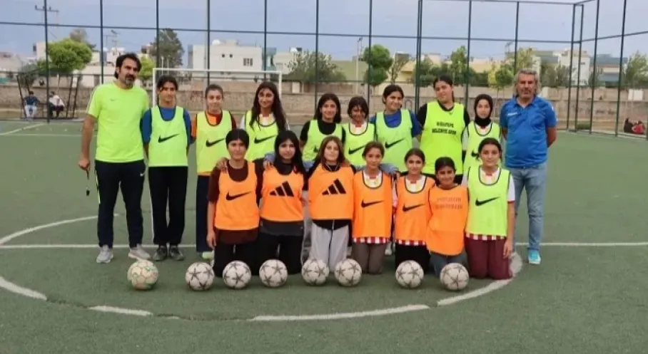 Mardin Kızıltepe'de Bir İlk: Genç Kızlar Futbol Sahasında! Son Dakika Gelişmesi