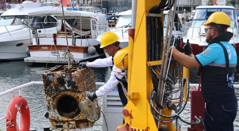 Marmara'dan Çıkanlar Şoke Etti! Deniz Dibinden Çamaşır Makinesi Bile Çıktı!