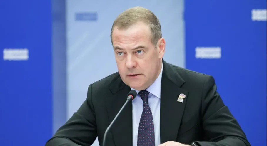 Medvedev'den AB'ye Sert Uyarı: Rus Varlıklarına Dokunmak Savaş Nedeni!