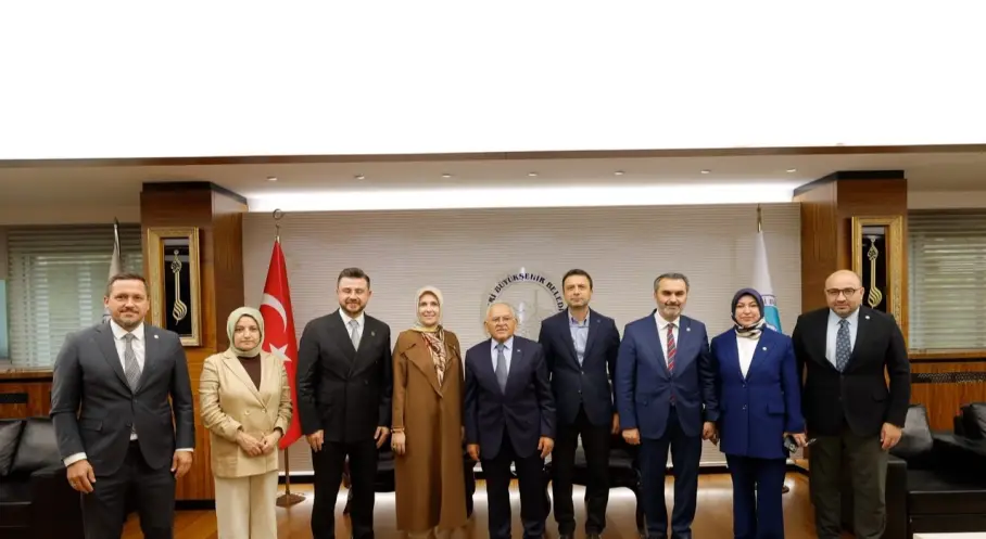 Memduh Büyükkılıç, AK Parti Heyetini Kayseri’de Ağırladı