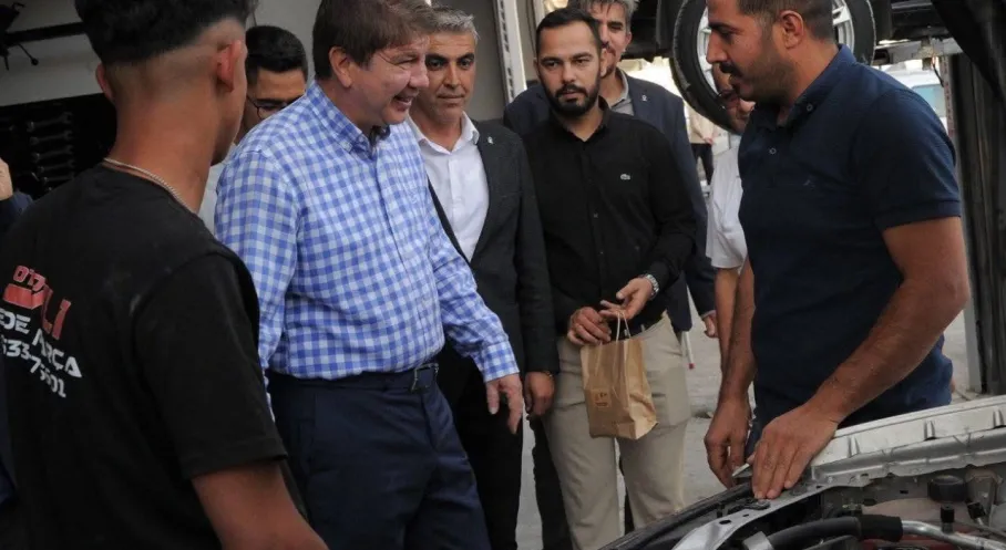 Menderes Türel'den Demre Sanayi Sitesi Ziyareti: Esnafın Yüzü Güldü!