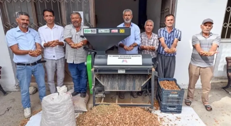 Mersin'de Badem Üreticisine Büyükşehir'den Makine Desteği!