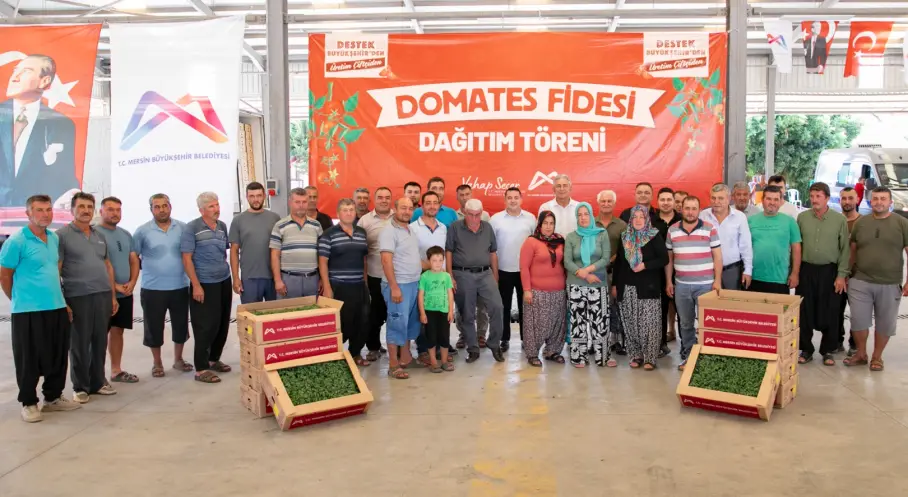 Mersin Büyükşehir’den Erdemli’de Üreticilere Domates Fidesi Desteği