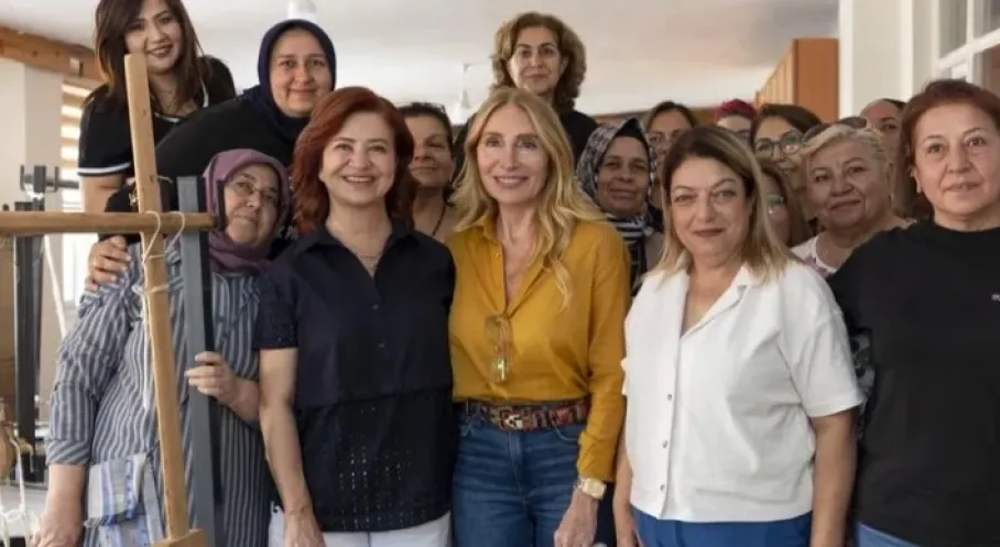 Mersin Dokumaları Dilek Hanif'in Dokunuşuyla Küresel Arenaya Açılıyor!