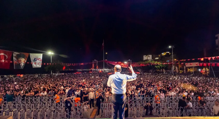 Mersin Gençlik Festivali: Teoman Konseriyle Coşku Dorukta!