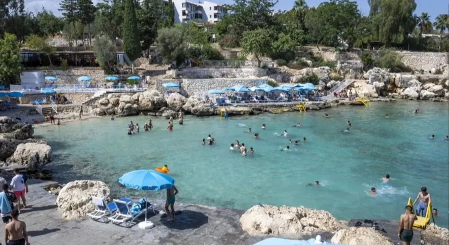 Mersin Plajları Yaz Sezonuna Bomba Gibi Hazır! Tatilciler Akın Akın!