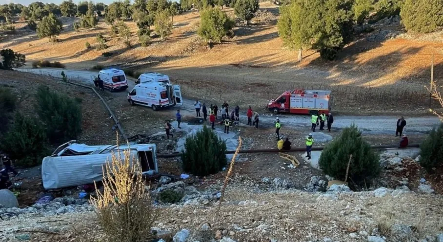 Mersin'de Korkunç Kaza: İşçi Servisi Şarampole Yuvarlandı, 5 Ölü!