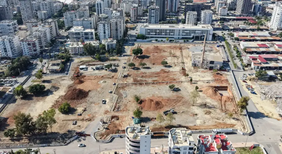 Mersin’de Yeşil Alanları ve Sosyal Yaşamı Güçlendiren Projeler Sürüyor