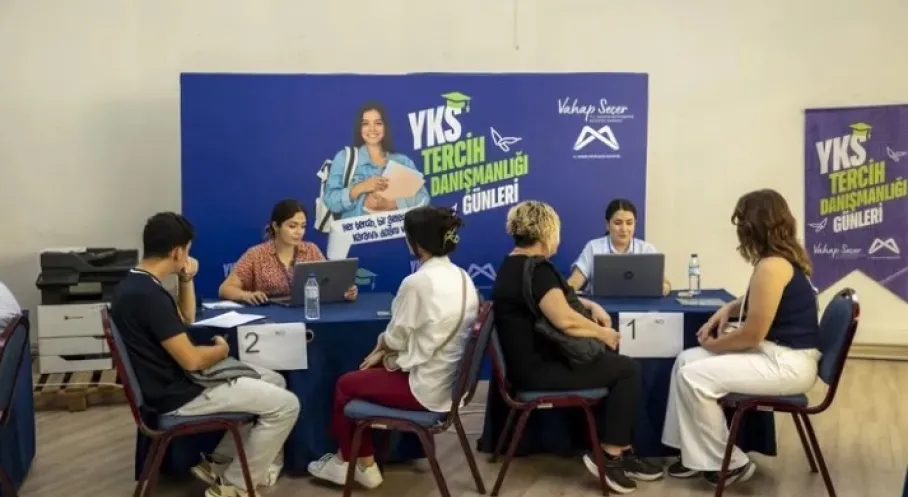 Mersin'de YKS Heyecanı: Büyükşehir'den Gençlere Ücretsiz Tercih Desteği!