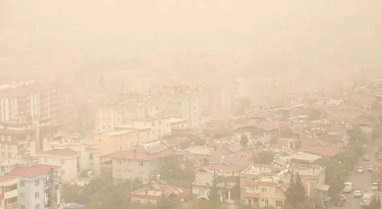 Meteoroloji Alarm Veriyor! 12 İl İçin Toz Taşınımı Tehlikesi!