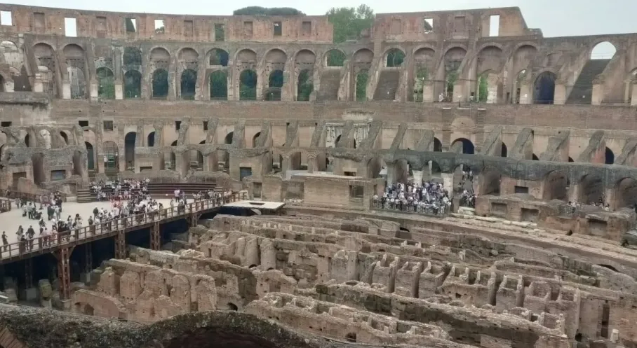 Mevlana'nın Barış Çağrısı Roma Kolezyumu'nda: Tarihi An!