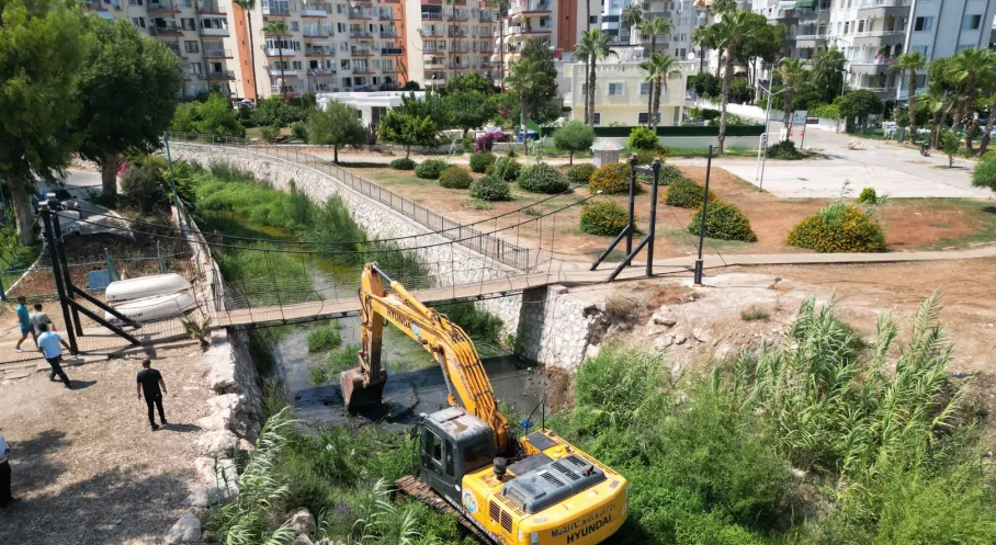 Mezitli'de 7/24 Altyapı Seferberliği: Belediyeden Kesintisiz Hizmet!