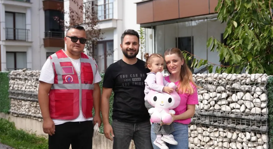 Minik Melisa'ya Çöp Kamyonu Sürprizi: Düzce'de Duygulandıran Anlar!