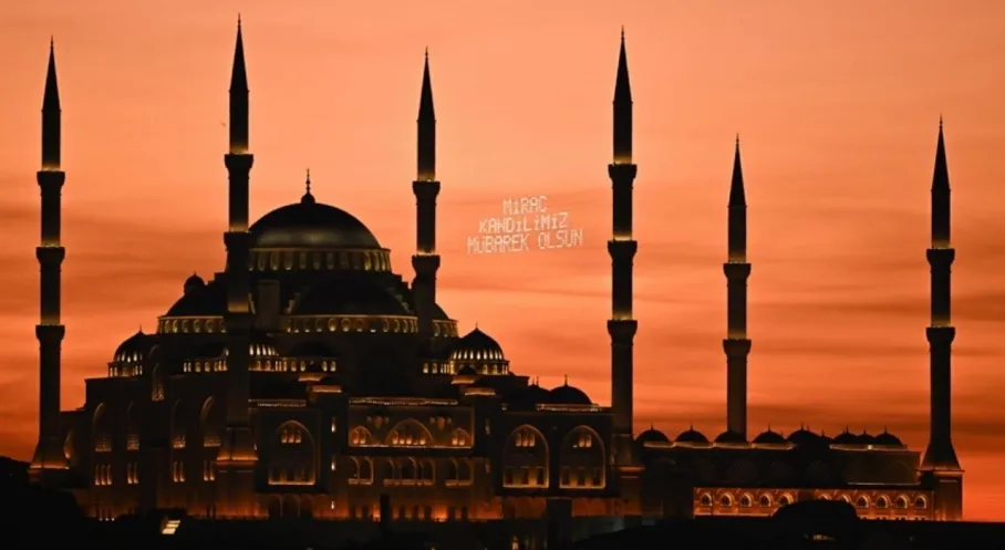 Miraç Kandili Yarın İdrak Ediliyor: İslam Alemini Birleştiren Kutsal Geceye Özel Anlamlar