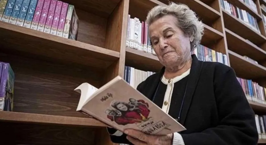 Mona Roza'nın İlham Perisi Muazzez Akkaya Giray Vefat Etti! Edebiyat Dünyası Yasta