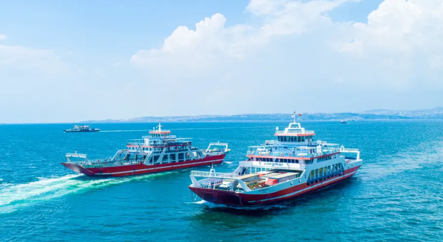 Mor Aronya Coşkusu Denizlere Taştı! Negmar Feribotlarında Festival Başladı!