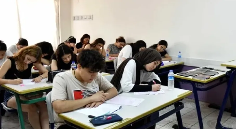 Antalya'da Eğitimde Rekor Başarı! Muratpaşa'dan Yüzde 95'lik Üniversite Zaferi
