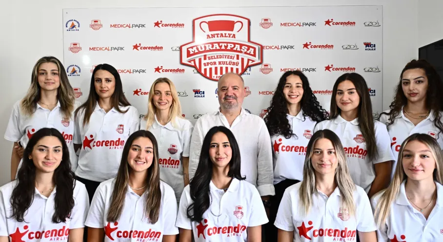 Muratpaşa’nın Sultanları Yeni Sezon İçin Sözleşmelerini İmzaladı