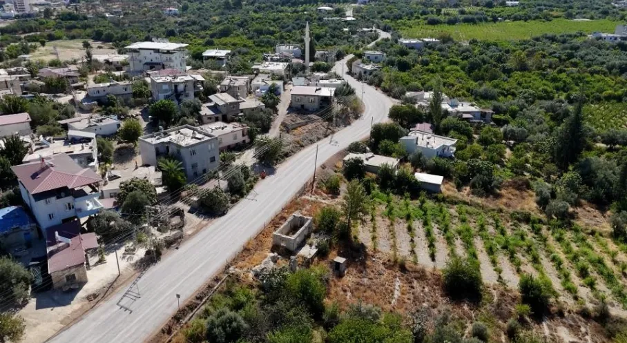 Mut'ta Kırsal Yollar Büyükşehirle Yenilendi: Çiftçiler Rahat Bir Nefes Aldı!