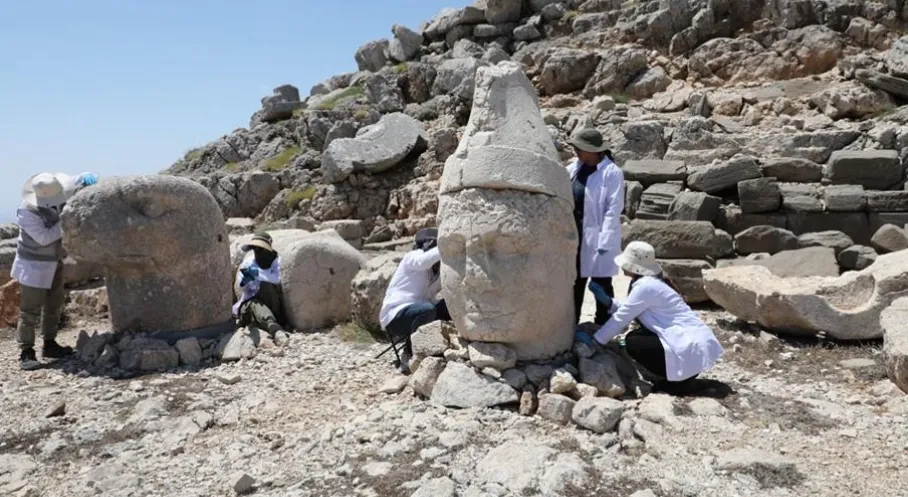 Nemrut'ta Tarihi Anıtlar Yeniden Doğuyor: Dev Heykellere Nano Dokunuş!