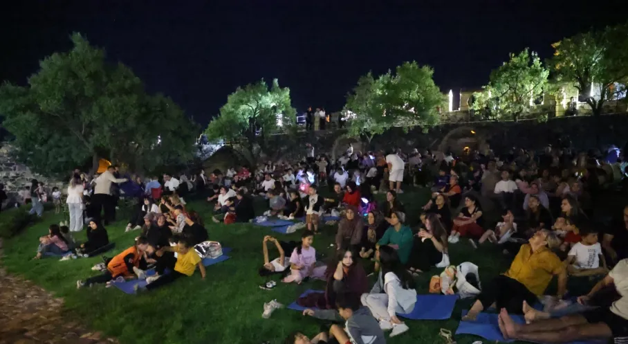 Nevşehir'de Müzik Eşliğinde Büyüleyici Gece