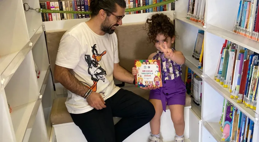 Nilüfer Belediyesi Gezici Kütüphane'den Mudanya Kitap Fuarı'na Kitap Yağmuru!