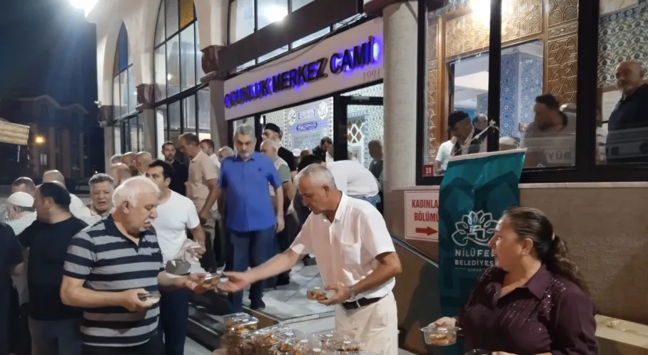Nilüfer Belediyesi’den kandil simidi ikramı