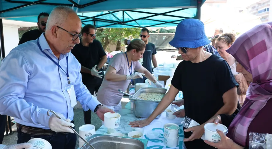 Nilüfer'de Aşure Bereketi: Vatandaşlara Muharrem Ayı İkramı!