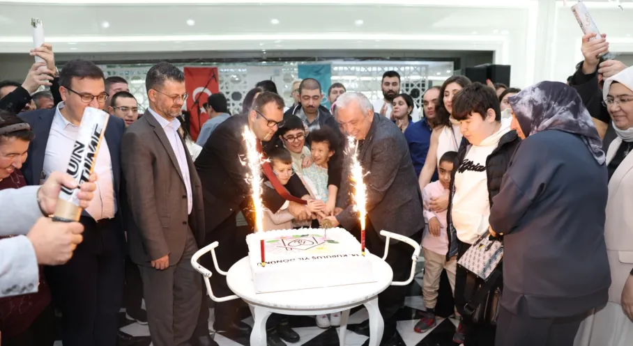 Nilüfer'de 'Bizim Ev' Coşkusu: 14. Yıl ve Engelliler Günü Kutlaması!