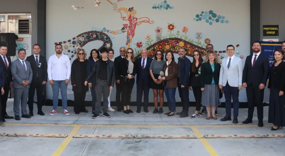 Nilüfer'de Engelleri Aşan Sanat Eseri: Seramik Dayanışma Duvarı Büyük İlgi Gördü!