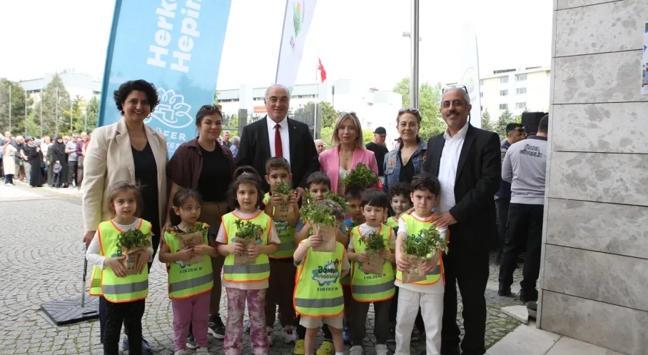 Nilüfer'de Fide Şenliği: 310 Bin Fide Vatandaşlarla Buluşuyor!