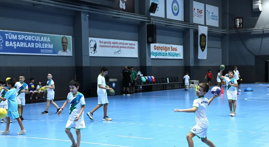 Nilüfer'de Hentbol Akademisi Açıldı