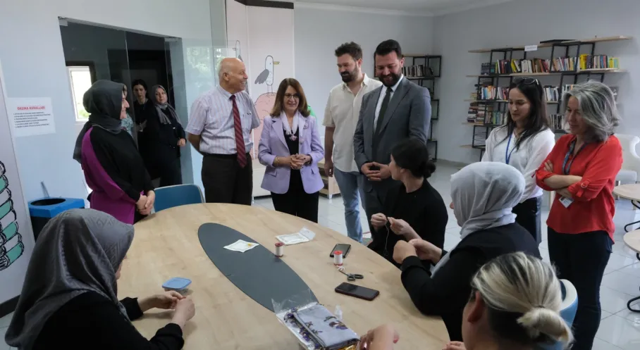 Nilüfer'de Kadınların El Emeği Göz Kamaştırdı! Sergi Yoğun İlgi Gördü