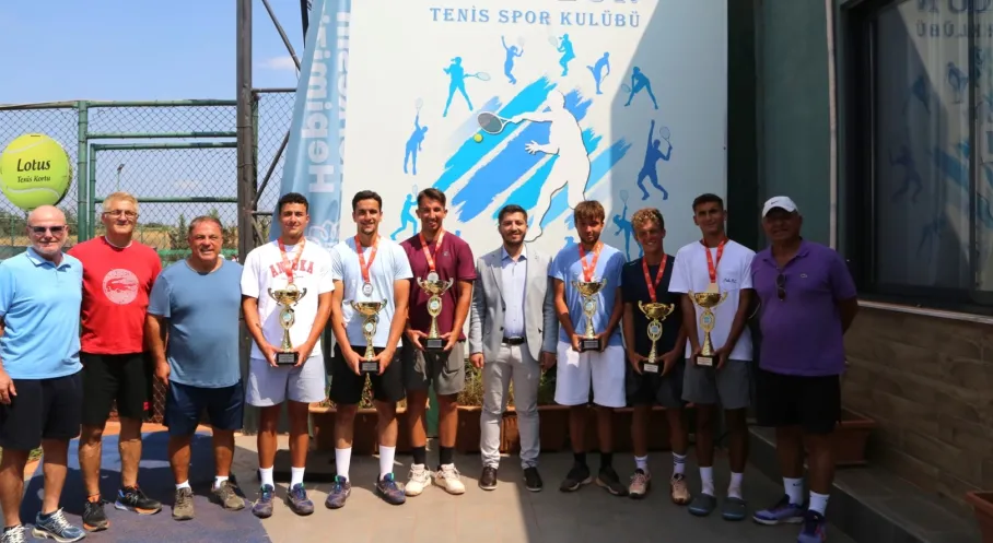 Nilüfer'de Tenis Rüzgarı Dindi! İşte Büyükler Yaz Kupası Şampiyonları