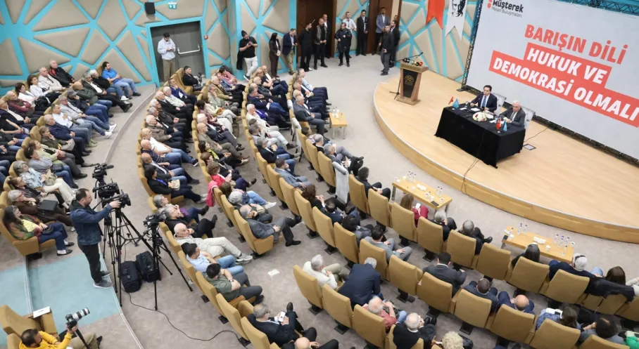 Nilüfer'den Yankılanan Barış Çağrısı: Prof. Dr. Ahmet Özer'den Demokrasi ve Hukuk Vurgusu