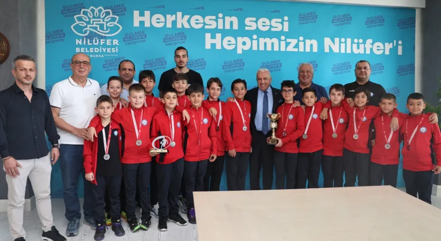 Nilüfer'in Gururu: Başkan Özdemir'den Başarılı Sporculara Coşkulu Karşılama!