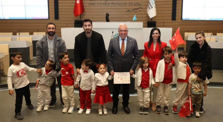 Nilüfer'in Kalbi Çocuklar İçin Attı: Gelecek Barış Meclisi'nde Şekillendi!