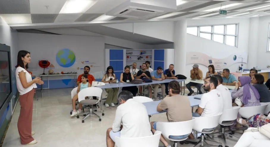 Mersin'de Öğretmenler Uzay Bilimiyle Buluştu: Mercan Bilim Merkezi'nde Eğitim!