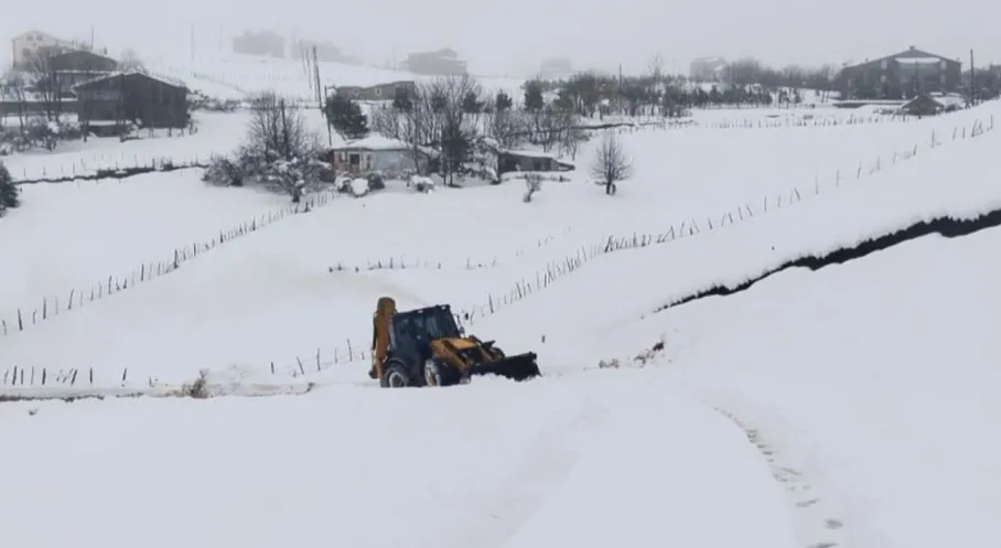 Ordu'da Kar Alarmı! Belediyeden Yoğun Mesai: Yollar Açık Kalacak Mı?